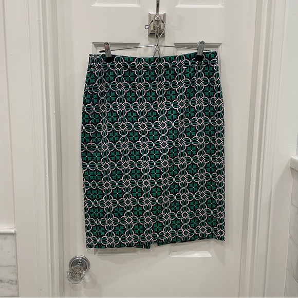 J. Crew No 2 Lattice Medallion Patterned Pencil Skirt Green Geometric Size 4 - Picture 3 of 6